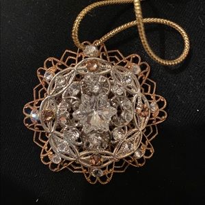 Swarovski pendant/decoration set in gold metal